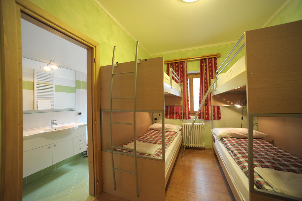 Rifugio Fedaia Hotel Malga Ciapela Bilik gambar