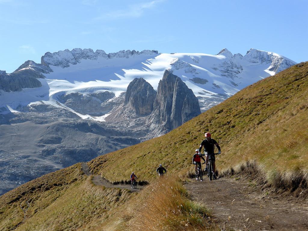 Rifugio Fedaia Hotel Malga Ciapela Luaran gambar