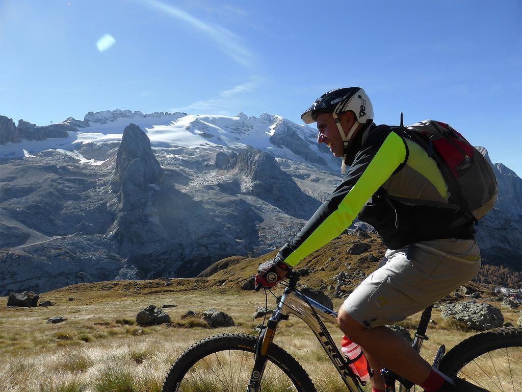 Rifugio Fedaia Hotel Malga Ciapela Luaran gambar
